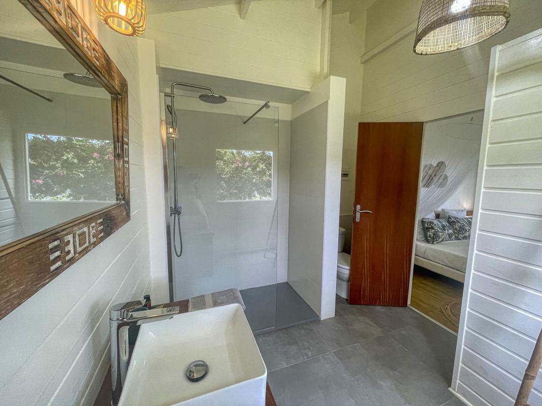 46.Location villa piscine Saint François Guadeloupe_Bungalow Chambre 1